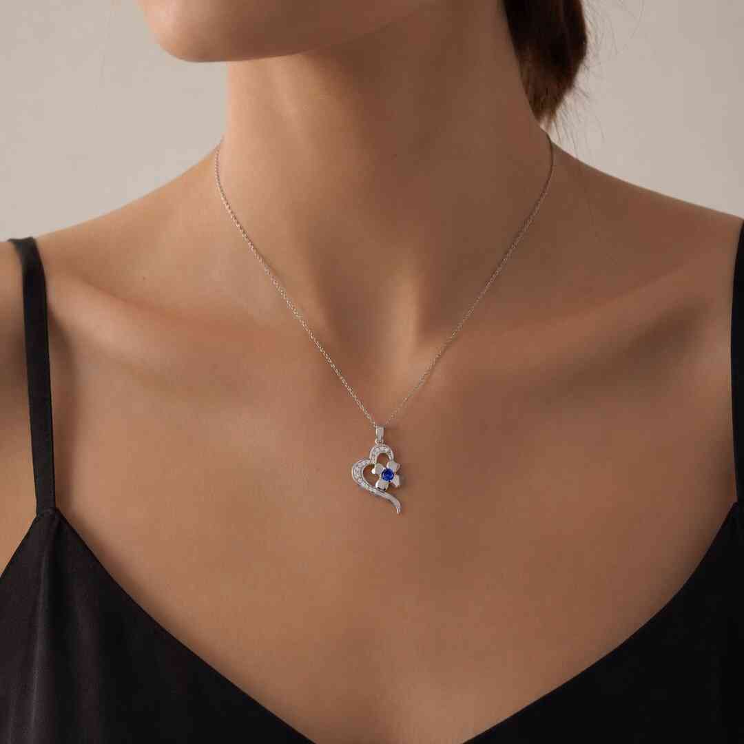 Kalp ve Çiçek Taşlı Kolye